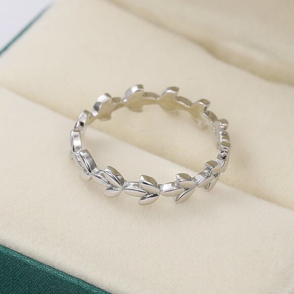 😍PREMIUM 925 STERLING SILVER DAINTY LEAF ETERNITY BEAUTIFUL RING, K952 - Picture 4 of 5